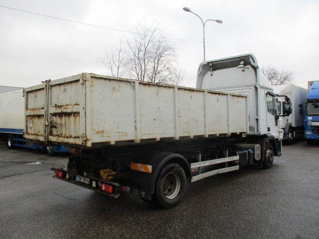 Iveco Eurocargo 140E22 - Hook lift truck: picture 2 Iveco Eurocargo 140E22 - Hook lift truck: picture 2