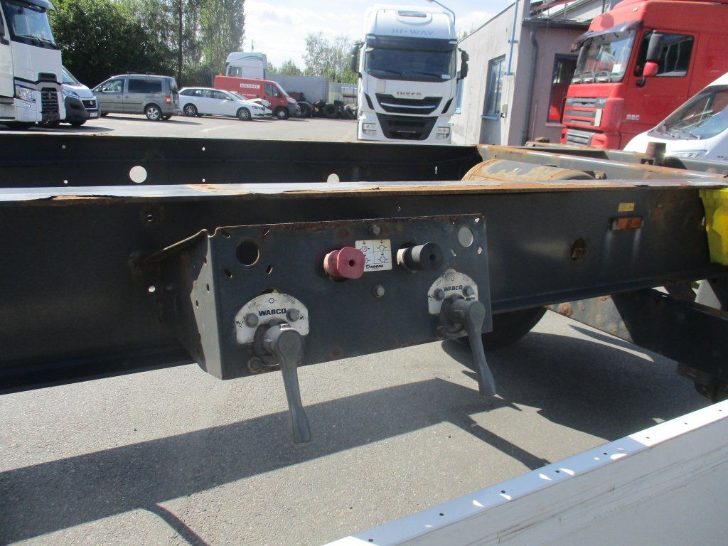Container transporter/ Swap body trailer Krone BDF: picture 11
