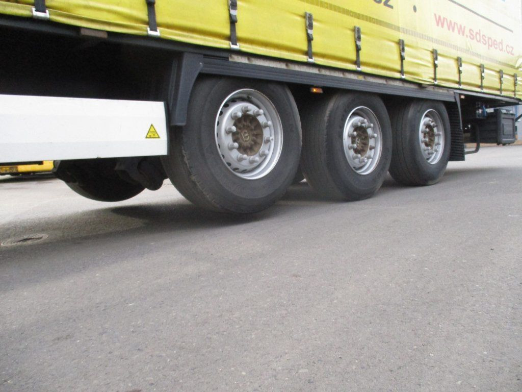 Curtainsider semi-trailer Krone SD: picture 8