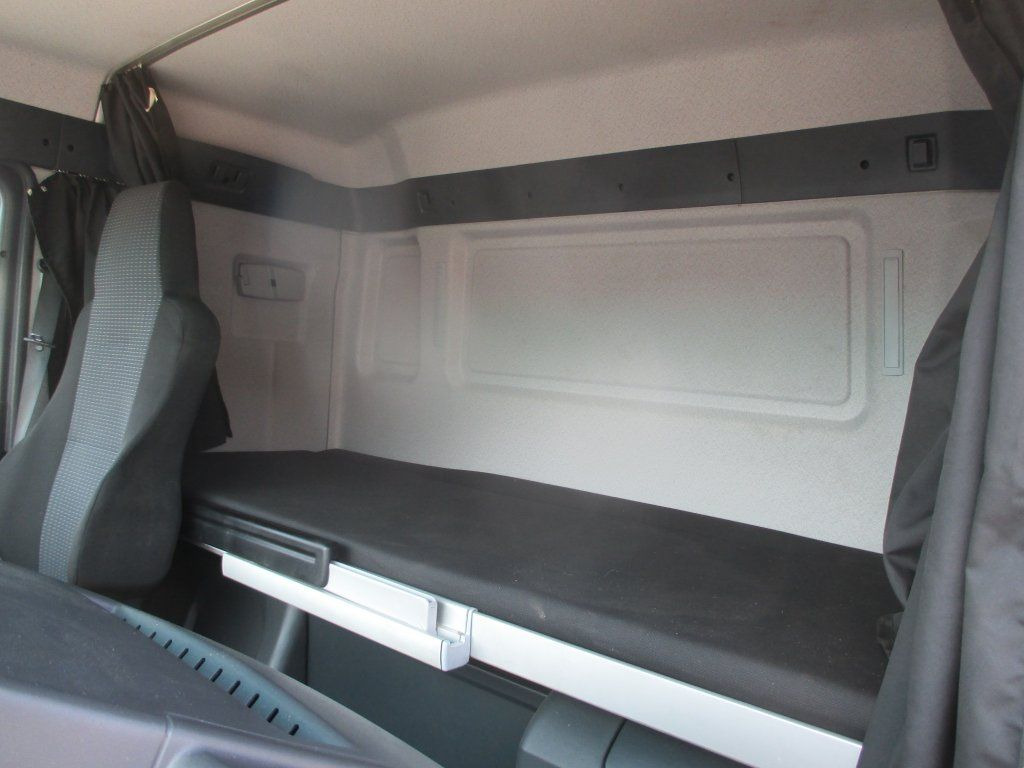 MAN TGL 12.220 - Box truck: picture 5 MAN TGL 12.220 - Box truck: picture 5