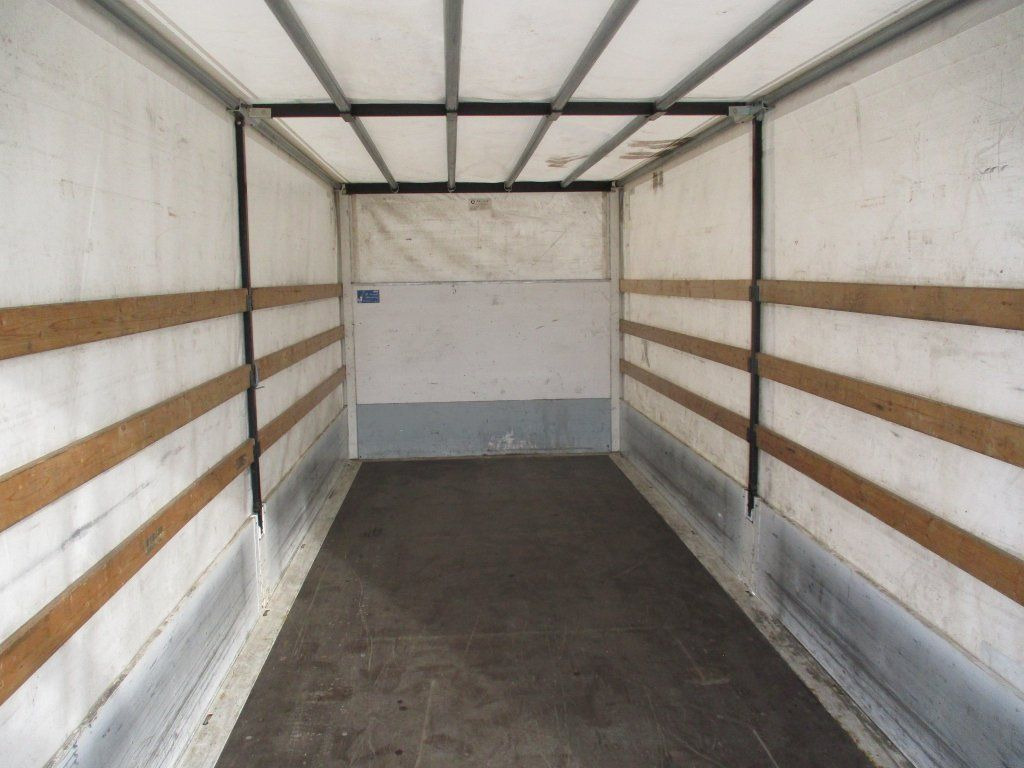 Curtainsider truck MAN TGL 12.220: picture 7 Curtainsider truck MAN TGL 12.220: picture 7