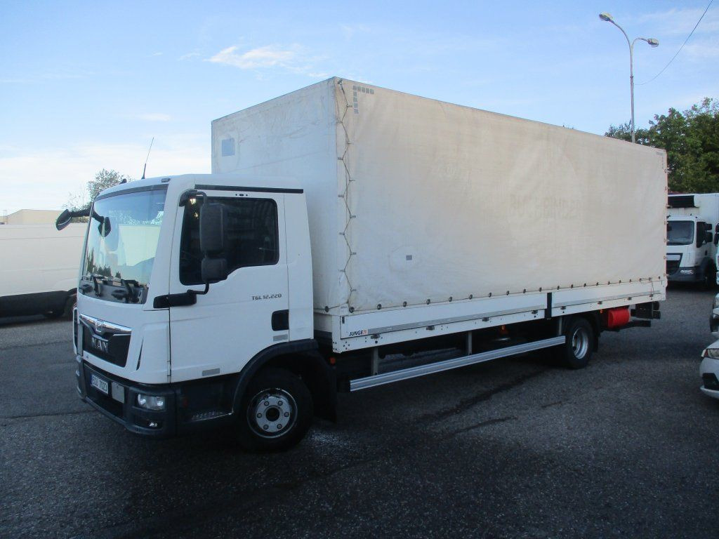 MAN TGL 12.220 - Curtainsider truck: picture 1 MAN TGL 12.220 - Curtainsider truck: picture 1