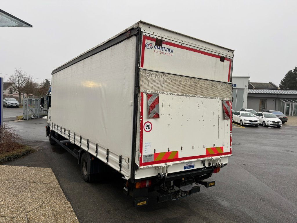 MAN TGL12.220 EURO 5 - Curtainsider truck: picture 5 MAN TGL12.220 EURO 5 - Curtainsider truck: picture 5