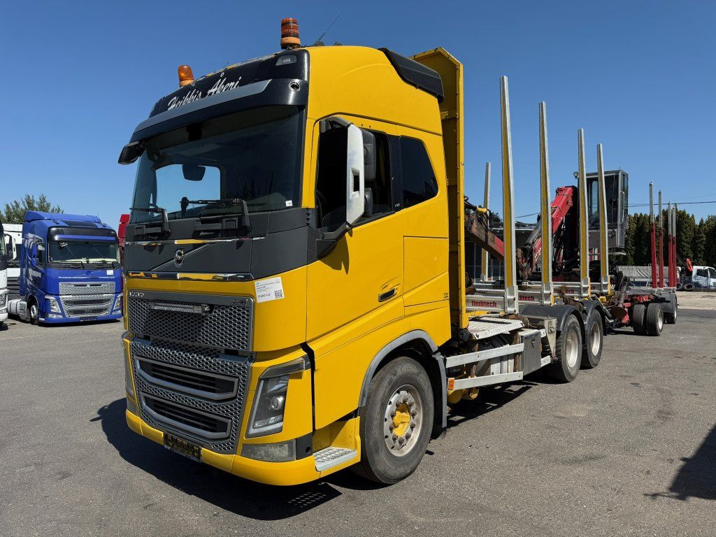 Volvo FH 16 750 6x4 + Fliegl - Logging truck, Crane truck: picture 3 Volvo FH 16 750 6x4 + Fliegl - Logging truck, Crane truck: picture 3