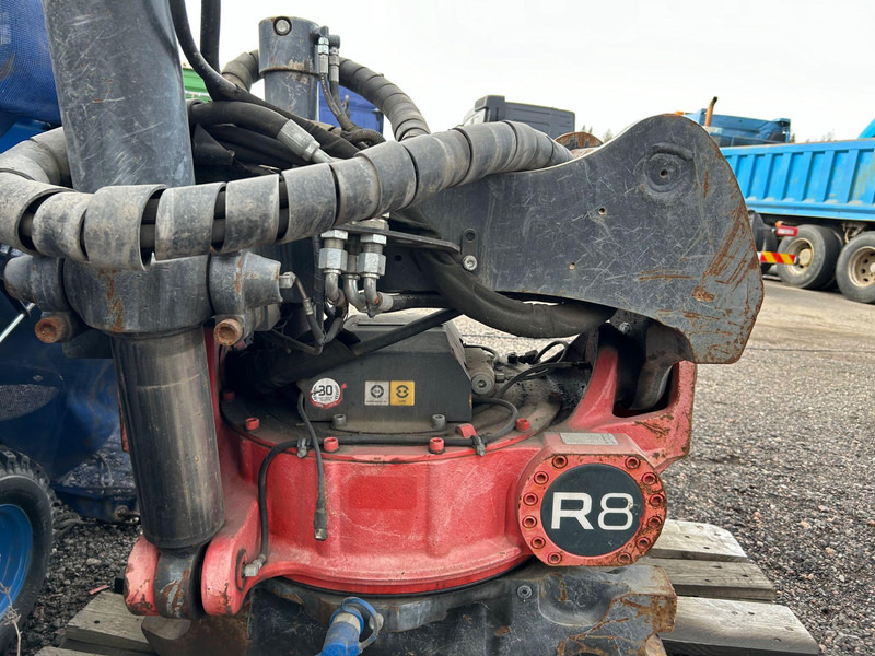 ROTOTILT R8 - Attachment for Construction machinery: picture 1 ROTOTILT R8 - Attachment for Construction machinery: picture 1