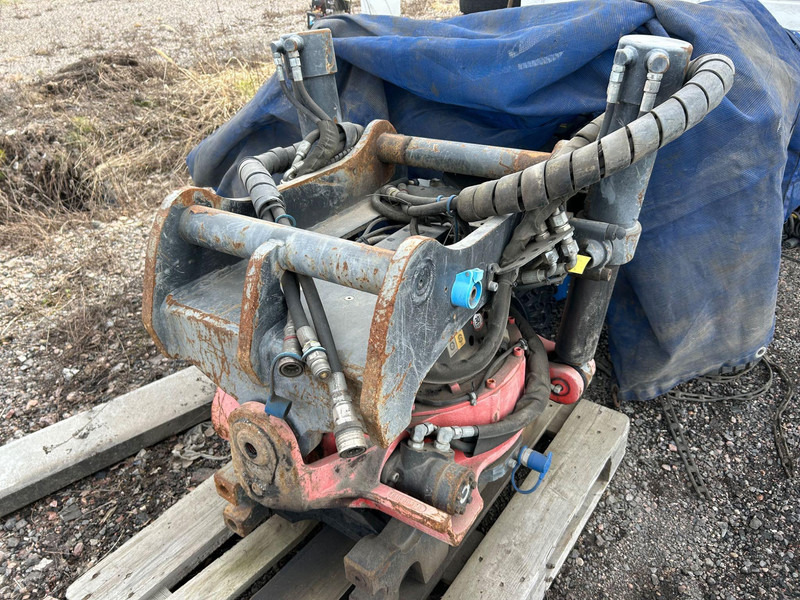 ROTOTILT R8 - Attachment for Construction machinery: picture 4 ROTOTILT R8 - Attachment for Construction machinery: picture 4