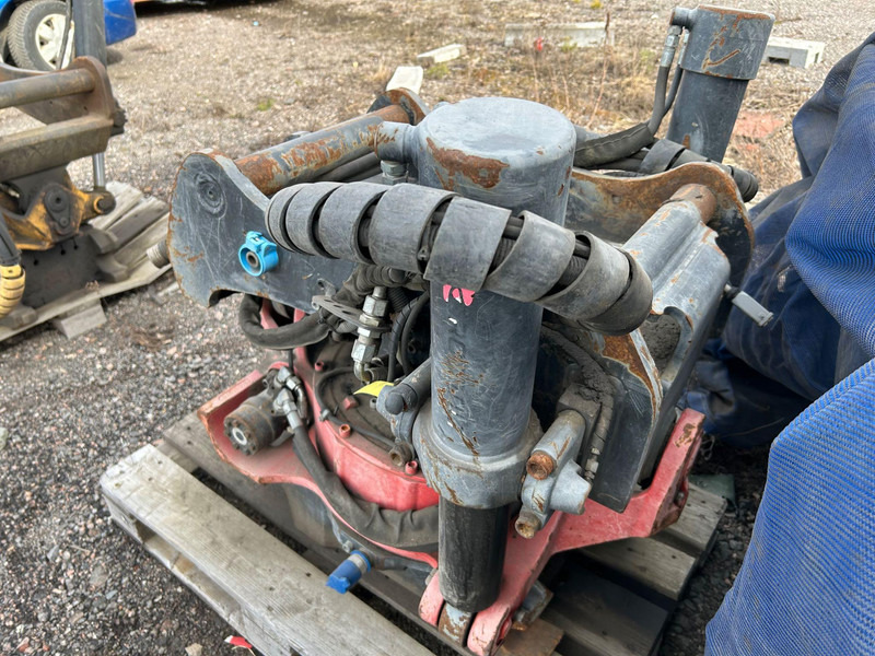 ROTOTILT R8 - Attachment for Construction machinery: picture 2 ROTOTILT R8 - Attachment for Construction machinery: picture 2