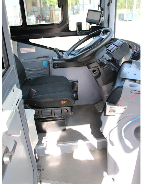 Iveco CROSSWAY Low Entry | EURO 6 | 2+2+1 | 41 SEATS - City bus: picture 4 Iveco CROSSWAY Low Entry | EURO 6 | 2+2+1 | 41 SEATS - City bus: picture 4