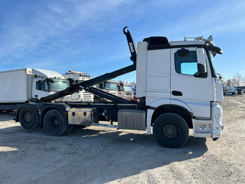 Mercedes-Benz AROCS + JOAB 20t | TULOSSA - Hook lift truck: picture 3 Mercedes-Benz AROCS + JOAB 20t | TULOSSA - Hook lift truck: picture 3