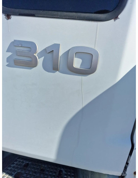 Iveco Stralis 310 steel suspension - Curtainsider truck: picture 4 Iveco Stralis 310 steel suspension - Curtainsider truck: picture 4