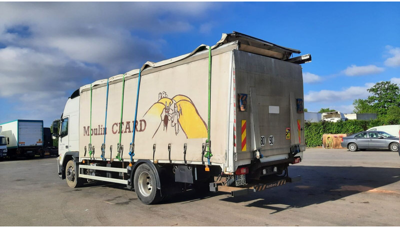 Curtainsider truck Volvo FM 370: picture 9