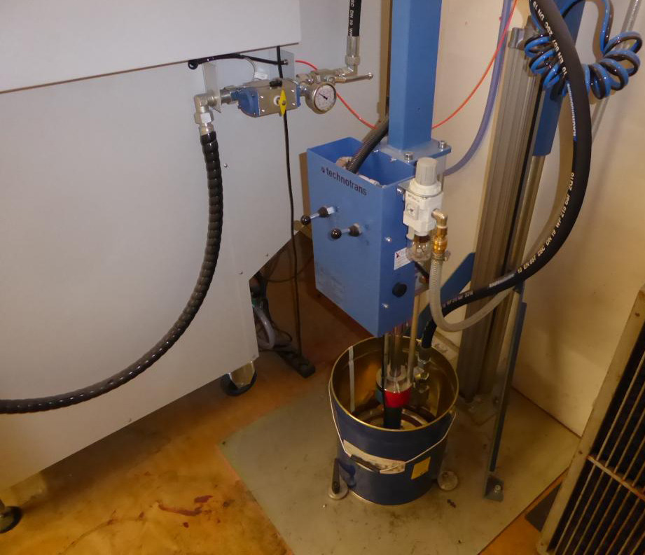 DR GRAPHICS SPOT COLOR MASTER Colour dosing system for special colours with additional hobbock pump Technotrans TBA 25-189 - Printing machinery: picture 3 DR GRAPHICS SPOT COLOR MASTER Colour dosing system for special colours with additional hobbock pump Technotrans TBA 25-189 - Printing machinery: picture 3