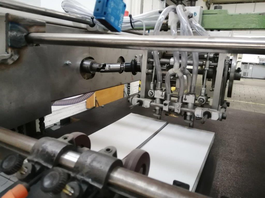 Werner Achilles Sondermaschinenbau - automatic mobile feeder for paper / cardboard - small size up to 50x60 cm - Folding machine: picture 2 Werner Achilles Sondermaschinenbau - automatic mobile feeder for paper / cardboard - small size up to 50x60 cm - Folding machine: picture 2