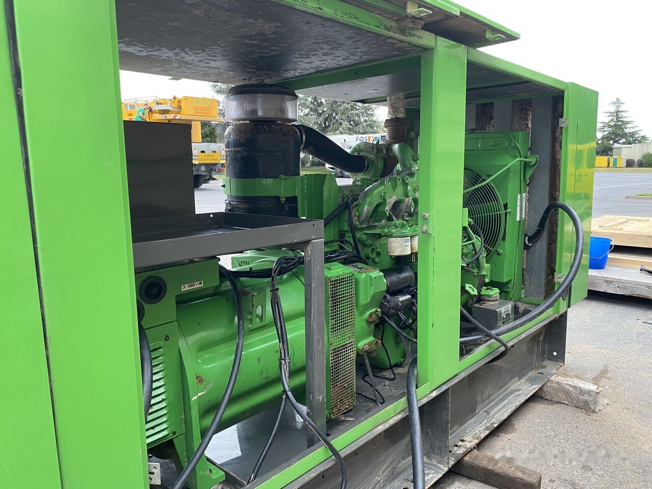 IVECO 100 kVa 8061 - Generator set: picture 2 IVECO 100 kVa 8061 - Generator set: picture 2