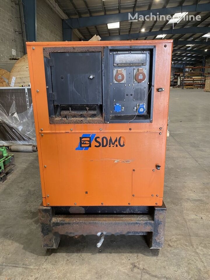 SDMO J66 - Generator set: picture 3 SDMO J66 - Generator set: picture 3