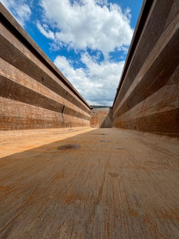 Lück SKF35 Stahl/ 55m³/Liftachse - Tipper semi-trailer: picture 5 Lück SKF35 Stahl/ 55m³/Liftachse - Tipper semi-trailer: picture 5