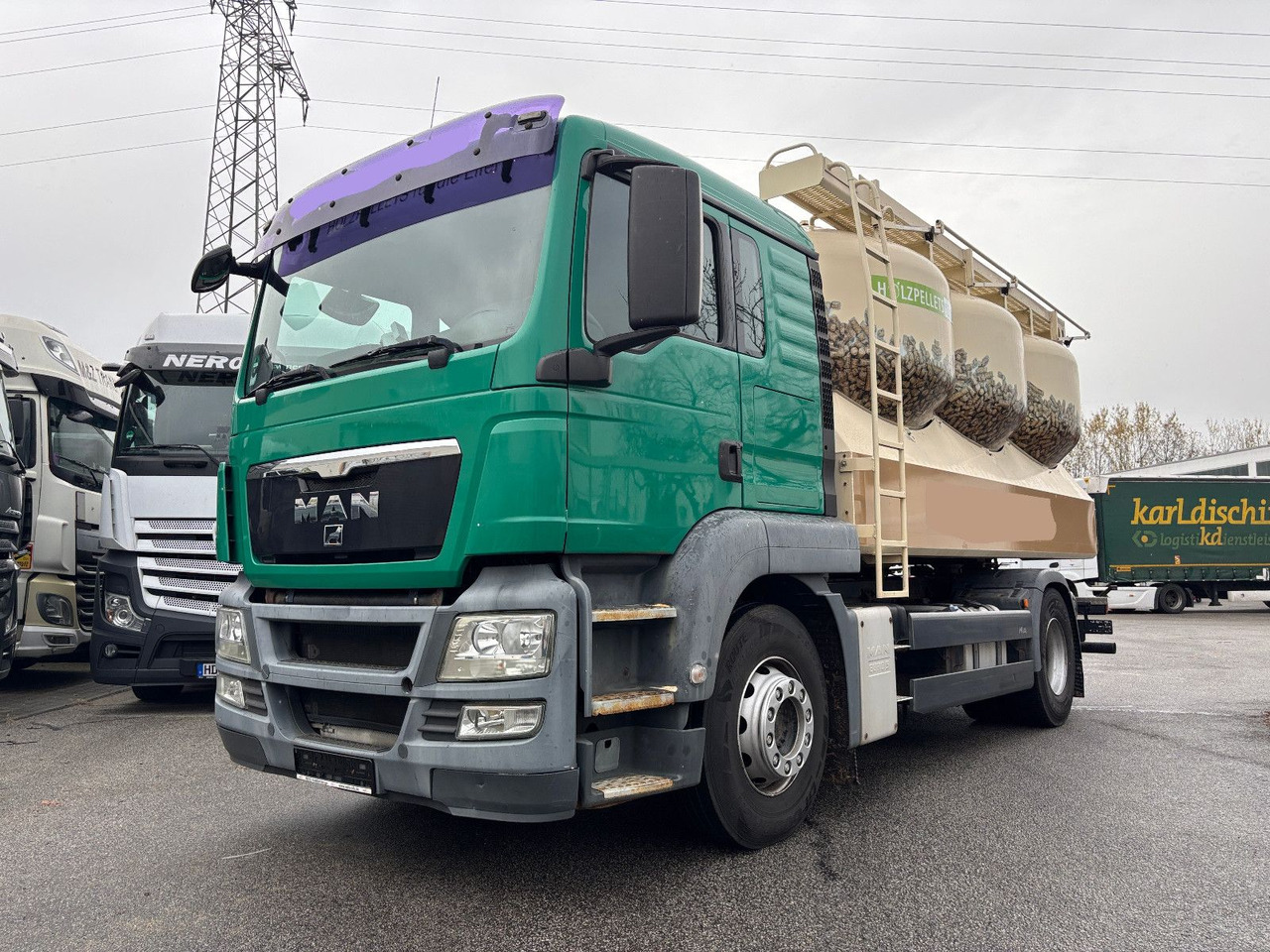 MAN TGS 18.440 Silo/Waage/Kompressor/40m Schlauch - Tank truck: picture 3 MAN TGS 18.440 Silo/Waage/Kompressor/40m Schlauch - Tank truck: picture 3