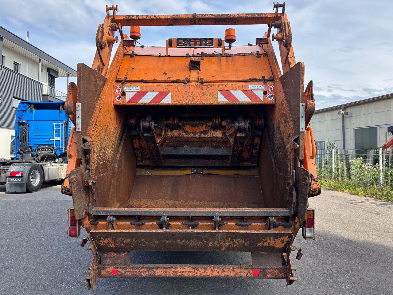 Mercedes-Benz Econic 2633 - Garbage truck: picture 5 Mercedes-Benz Econic 2633 - Garbage truck: picture 5