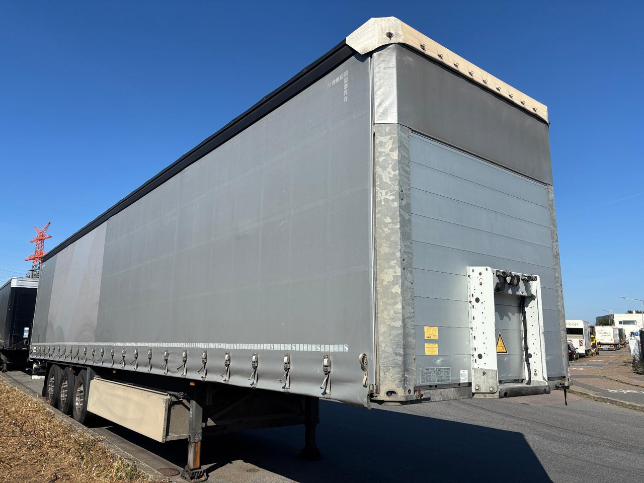 Schmitz Cargobull SCS 24/ALU/Lift/Scheiben/EDSCHA/Palettenkasten - Curtainsider semi-trailer: picture 1 Schmitz Cargobull SCS 24/ALU/Lift/Scheiben/EDSCHA/Palettenkasten - Curtainsider semi-trailer: picture 1