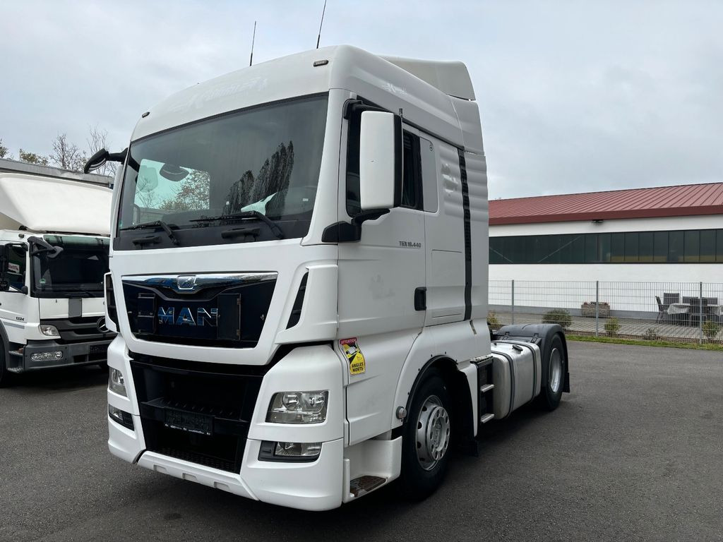 MAN TGX 18.440 480 Retarder/NAVI/2 Tanks/Standheiz MAN TGX 18.440 480 Retarder/NAVI/2 Tanks/Standheiz - Tractor unit: picture 1 MAN TGX 18.440 480 Retarder/NAVI/2 Tanks/Standheiz MAN TGX 18.440 480 Retarder/NAVI/2 Tanks/Standheiz - Tractor unit: picture 1