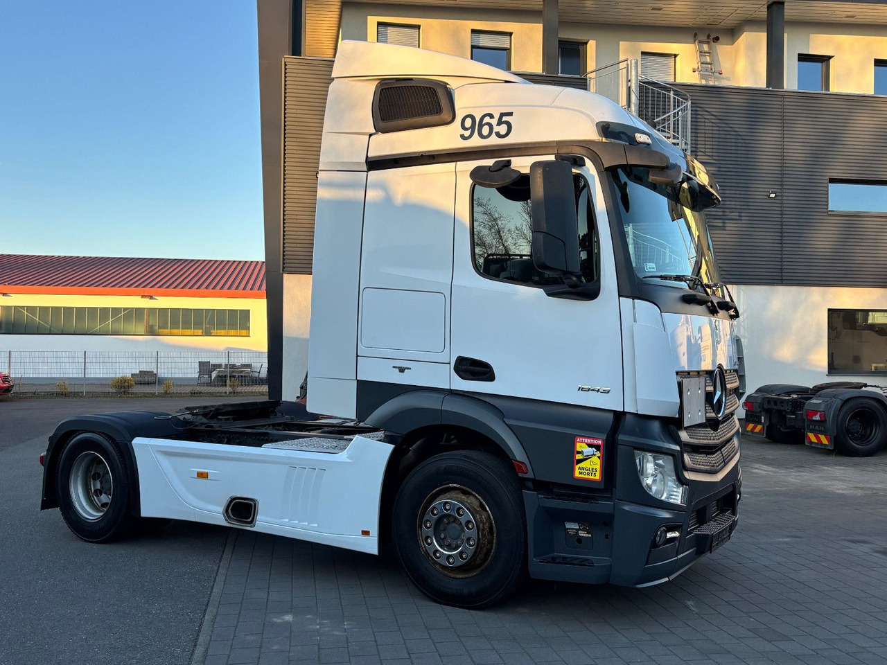Mercedes-Benz Actros 1843 1845 - Tractor unit: picture 3 Mercedes-Benz Actros 1843 1845 - Tractor unit: picture 3
