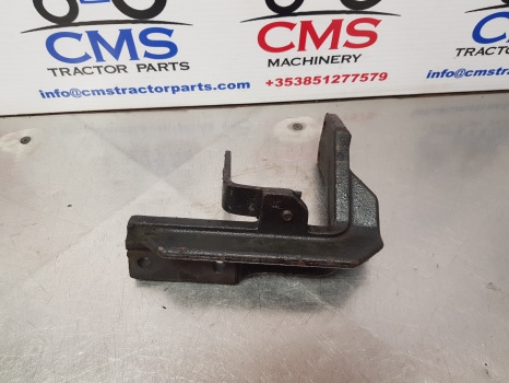 Case 5140, 5120, 5130, 5150, Hood Bracket T104560 - Body and exterior: picture 1 Case 5140, 5120, 5130, 5150, Hood Bracket T104560 - Body and exterior: picture 1