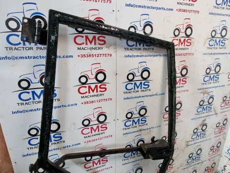 Case 5140, 5120, 5240, 5130cab Door Frame 1546800c2, 1971204c1 - Door and parts: picture 2 Case 5140, 5120, 5240, 5130cab Door Frame 1546800c2, 1971204c1 - Door and parts: picture 2