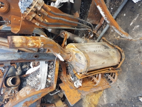 Muffler for Farm tractor Case Maxxum 110, 120, 130 Steir Profi 4110, 4120 Engine Exhaust Muffler 84470779: picture 1