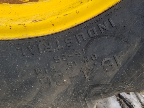 Fermec 860 Rear Wheel Pair 18.4-26 - Wheel and tire package for Agricultural machinery: picture 2 Fermec 860 Rear Wheel Pair 18.4-26 - Wheel and tire package for Agricultural machinery: picture 2