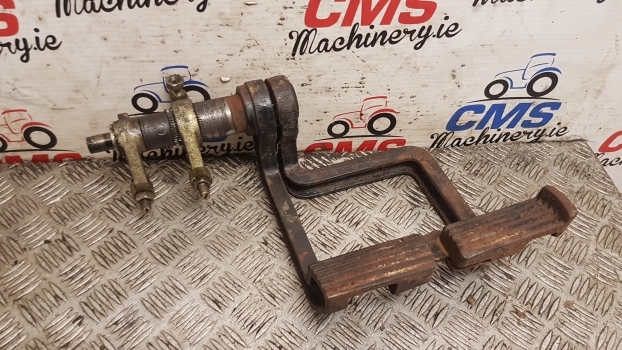 Fiat 90-90, 80-88 90, 88 Series Brake Pedals Kit 5164268, 5164273, 5128876 - Brake parts for Farm tractor: picture 2 Fiat 90-90, 80-88 90, 88 Series Brake Pedals Kit 5164268, 5164273, 5128876 - Brake parts for Farm tractor: picture 2