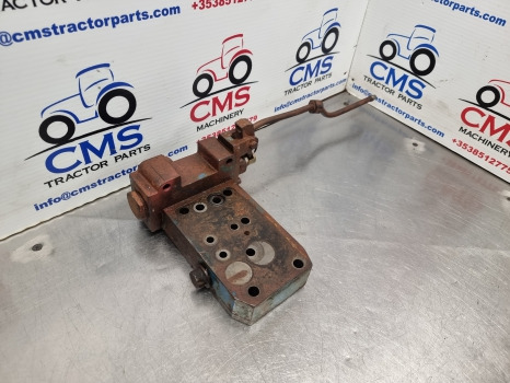 Ford 4000, 5000, 6600, 7600, 7000 Trailer Brake Valve 81829166 - Brake parts: picture 2 Ford 4000, 5000, 6600, 7600, 7000 Trailer Brake Valve 81829166 - Brake parts: picture 2