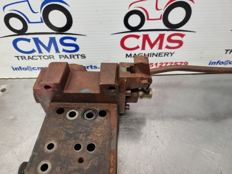 Ford 4000, 5000, 6600, 7600, 7000 Trailer Brake Valve 81829166 - Brake parts: picture 4 Ford 4000, 5000, 6600, 7600, 7000 Trailer Brake Valve 81829166 - Brake parts: picture 4