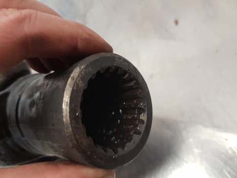 John Deere 6820, 6920, 7330, 6930 Universal Driveshaft Al175567, Al170005 - Drive shaft for Farm tractor: picture 4 John Deere 6820, 6920, 7330, 6930 Universal Driveshaft Al175567, Al170005 - Drive shaft for Farm tractor: picture 4