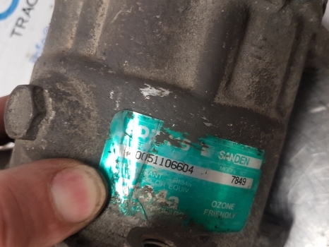 Lamborghini 950, Fiat, Ford, Same Air Conditioning Compressor Sanden 5165549 - A/C compressor for Farm tractor: picture 2 Lamborghini 950, Fiat, Ford, Same Air Conditioning Compressor Sanden 5165549 - A/C compressor for Farm tractor: picture 2
