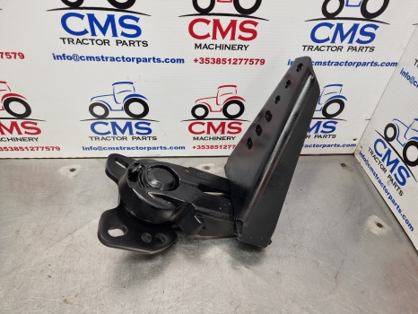 Massey Ferguson 7719, Claas, Mf, Front Mudguard Bracket Kit Lh 4273670m1 - Fender: picture 1 Massey Ferguson 7719, Claas, Mf, Front Mudguard Bracket Kit Lh 4273670m1 - Fender: picture 1
