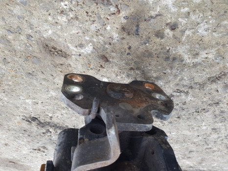 Fender New Holland Case T6, T7, T6000, Maxxum Ser Front Mudguard Bracket Kit 47444870: picture 10