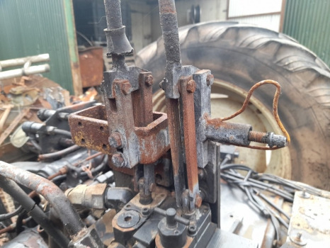Valtra 6400 Hydraulic Auxiliary Valve Unit Assy - Hydraulics: picture 2 Valtra 6400 Hydraulic Auxiliary Valve Unit Assy - Hydraulics: picture 2