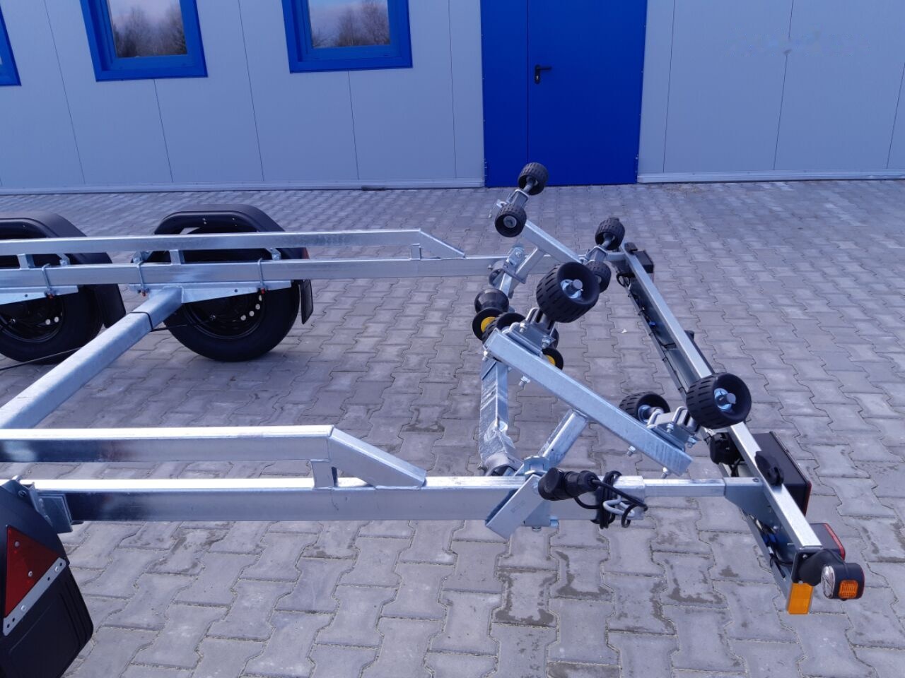 Brenderup 242500 TB SR trailer for 7,2 m boat 2500kg GVW - Boat trailer: picture 4 Brenderup 242500 TB SR trailer for 7,2 m boat 2500kg GVW - Boat trailer: picture 4