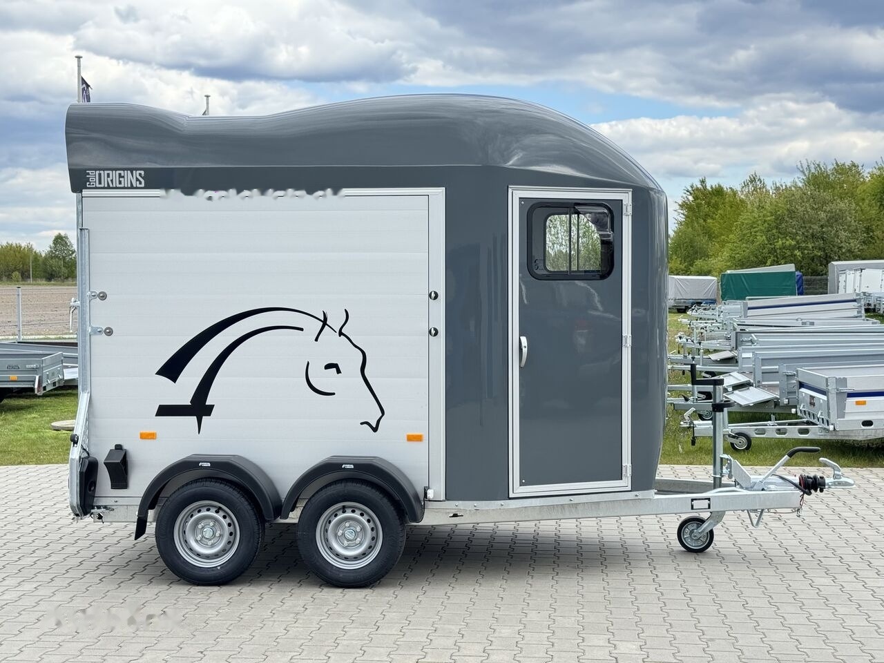 Cheval Liberté Gold Origins ALU przyczepa do przewozu 2 koni 2000kg + siodlarni - Horse trailer: picture 2 Cheval Liberté Gold Origins ALU przyczepa do przewozu 2 koni 2000kg + siodlarni - Horse trailer: picture 2