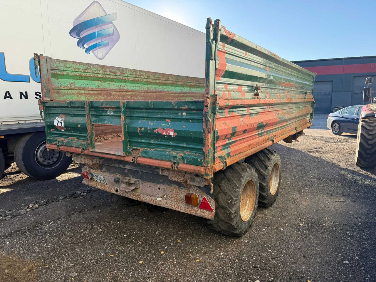 Przyczepa tandem wywrotka 3-stronna ,resory , Reisch , DMC 8 t.,1999 r - Farm trailer: picture 4 Przyczepa tandem wywrotka 3-stronna ,resory , Reisch , DMC 8 t.,1999 r - Farm trailer: picture 4