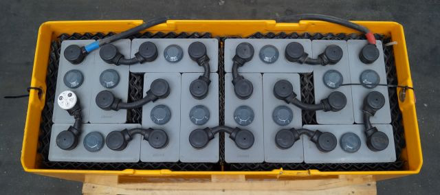 Hawker unknown | Battery 24V560Ah 4PZV560 year 2020 weight 515 kg Battery 24V560Ah 4PZV560 year 2020 weight 515 kg - Battery for Material handling equipment: picture 2 Hawker unknown | Battery 24V560Ah 4PZV560 year 2020 weight 515 kg Battery 24V560Ah 4PZV560 year 2020 weight 515 kg - Battery for Material handling equipment: picture 2