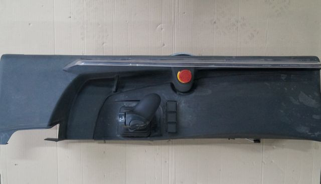 Jungheinrich 51186819 | Dashboard right incl. noodstop schakelaar Emergency disc - Dashboard for Material handling equipment: picture 1 Jungheinrich 51186819 | Dashboard right incl. noodstop schakelaar Emergency disc - Dashboard for Material handling equipment: picture 1