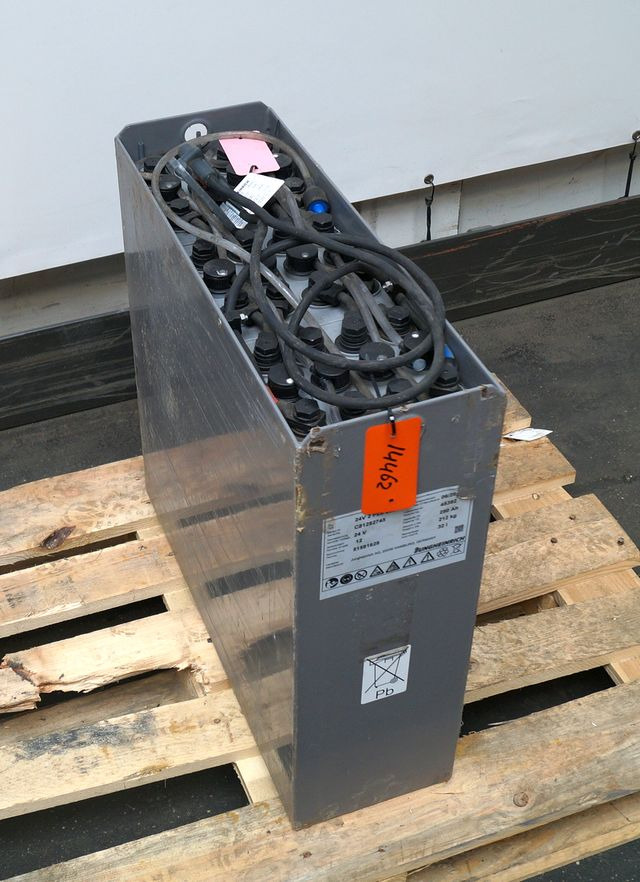 Jungheinrich unknown | Battery 24 2PZS250 year 2022 weight 212 kg sn. C8182745 o - Battery for Material handling equipment: picture 1 Jungheinrich unknown | Battery 24 2PZS250 year 2022 weight 212 kg sn. C8182745 o - Battery for Material handling equipment: picture 1