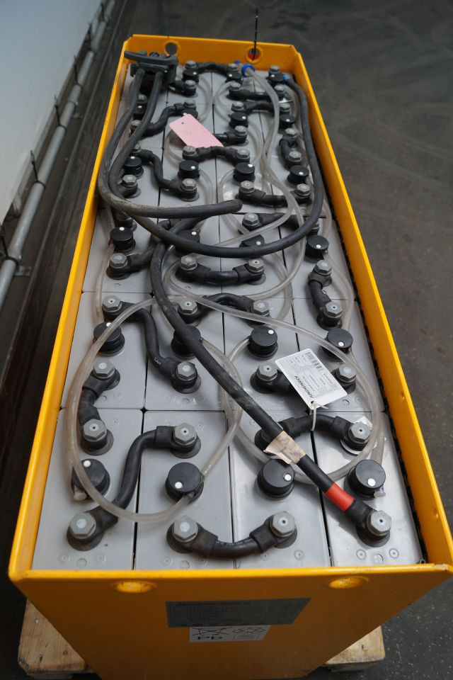 Jungheinrich unknown | Battery 48V775Ah 05-EPZS775SC Year 2024 weight 1135 kg sn - Battery for Material handling equipment: picture 2 Jungheinrich unknown | Battery 48V775Ah 05-EPZS775SC Year 2024 weight 1135 kg sn - Battery for Material handling equipment: picture 2