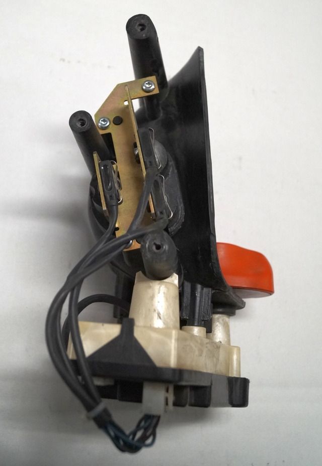 Linde 1443605100 | Rijschakelaar Control handle Control module - Electrical system for Material handling equipment: picture 2 Linde 1443605100 | Rijschakelaar Control handle Control module - Electrical system for Material handling equipment: picture 2