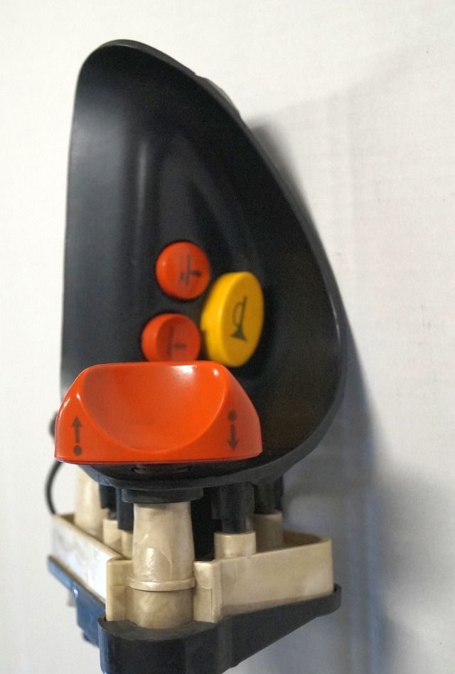 Linde 1443605100 | Rijschakelaar Control handle Control module - Electrical system for Material handling equipment: picture 1 Linde 1443605100 | Rijschakelaar Control handle Control module - Electrical system for Material handling equipment: picture 1
