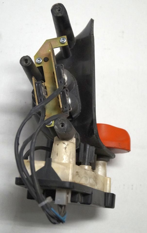 Linde 1443605100 | Rijschakelaar Control handle Control module - Electrical system for Material handling equipment: picture 2 Linde 1443605100 | Rijschakelaar Control handle Control module - Electrical system for Material handling equipment: picture 2