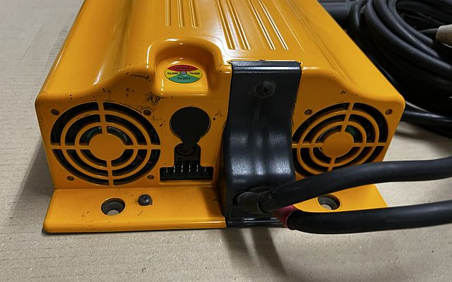 Zivan F7BQMW-0002QX | Used charger lead/acid 24V 60A 230V 11A sn. 1407710970 Used charger lead/acid 24V 60A 230V 11A sn. 1407710970 - Battery for Material handling equipment: picture 3 Zivan F7BQMW-0002QX | Used charger lead/acid 24V 60A 230V 11A sn. 1407710970 Used charger lead/acid 24V 60A 230V 11A sn. 1407710970 - Battery for Material handling equipment: picture 3