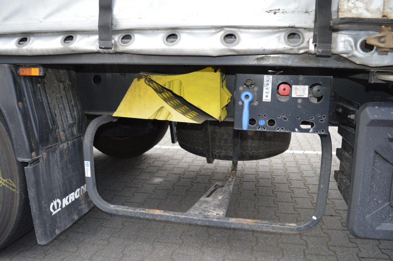 Curtainsider semi-trailer Krone SDP Profi Liner Standard Lifting Axle: picture 11