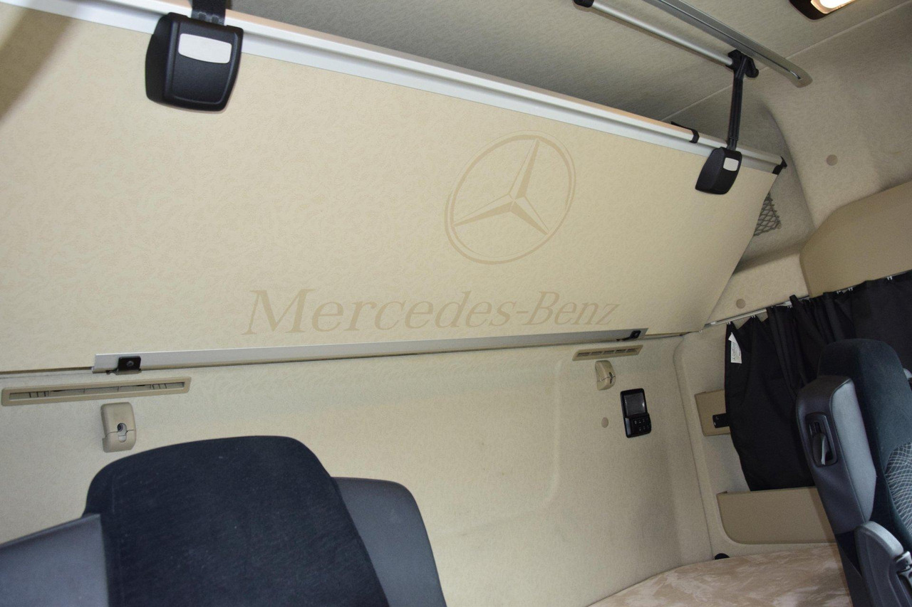 Tractor unit Mercedes-Benz Actros 5 1845 BigSpace: picture 13
